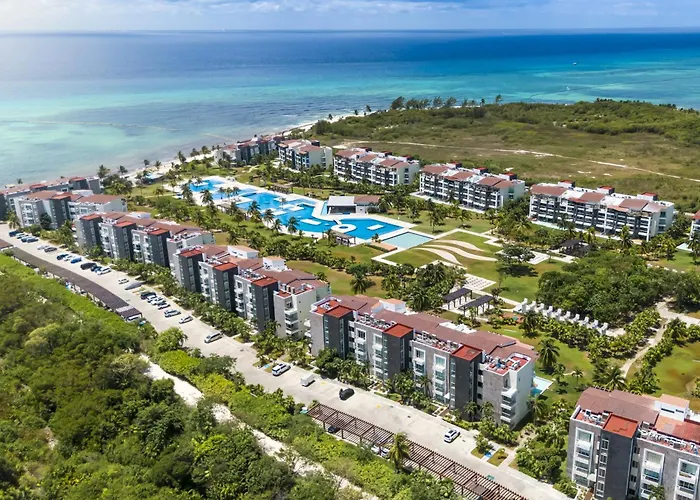 Сasa de vacaciones Beachfront With Tub, 3 Bedroom & Pool - At Mareazul Corazon