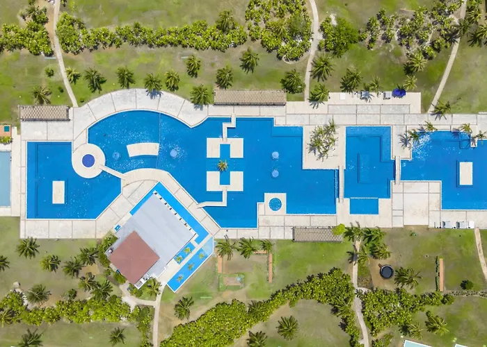 Сasa de vacaciones Beachfront With Tub, 3 Bedroom & Pool - At Mareazul Corazon