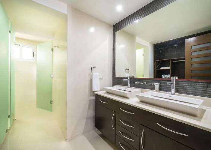 Beachfront With Tub, 3 Bedroom & Pool - At Mareazul Corazon *