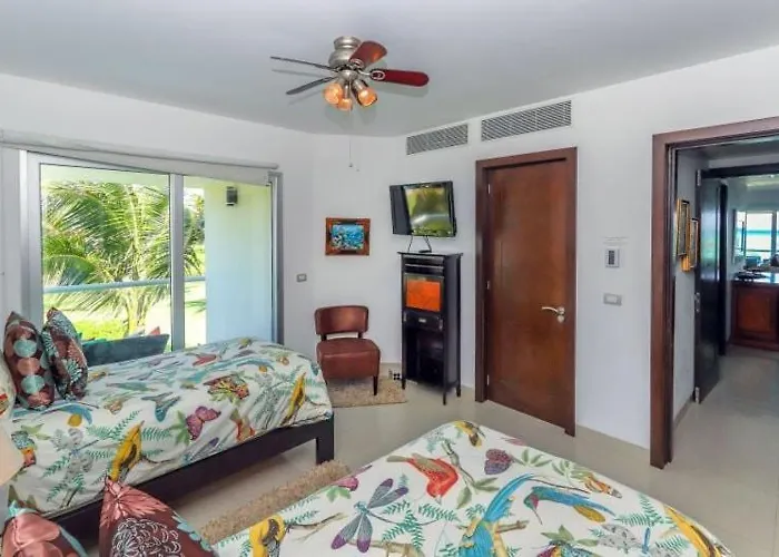Mareazul Beachfront #111 - 3Br Corazon Apartament