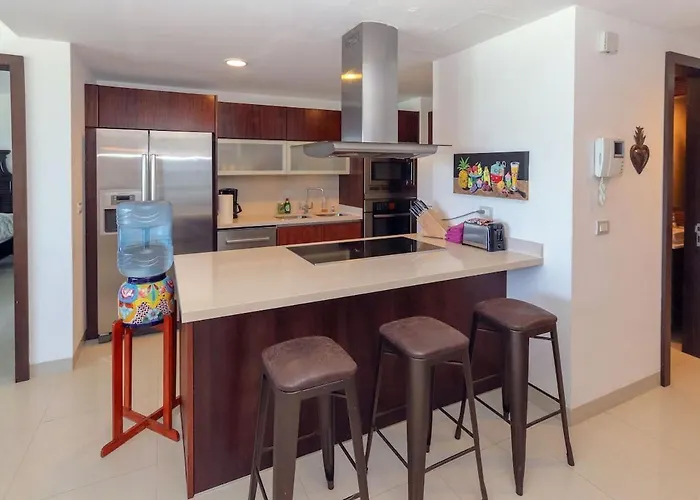 Mareazul Beachfront #111 - 3Br Corazon Apartament *